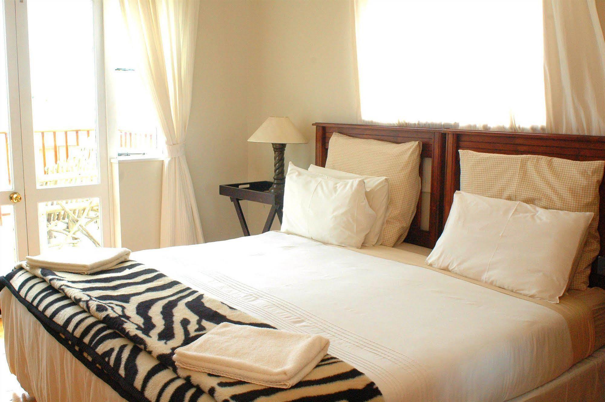 Baleens Hotel Херманус Екстериор снимка