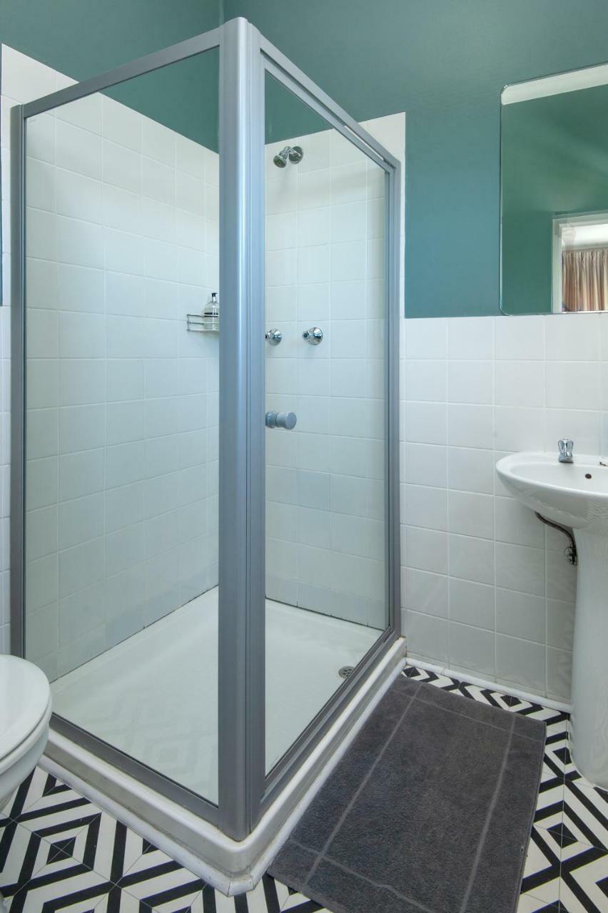 Baleens Hotel Херманус Екстериор снимка