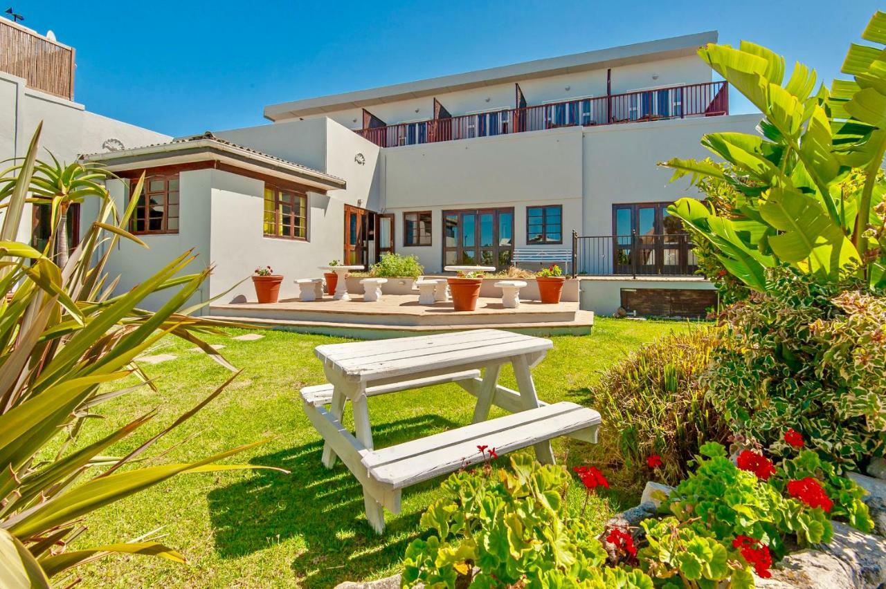Baleens Hotel Херманус Екстериор снимка