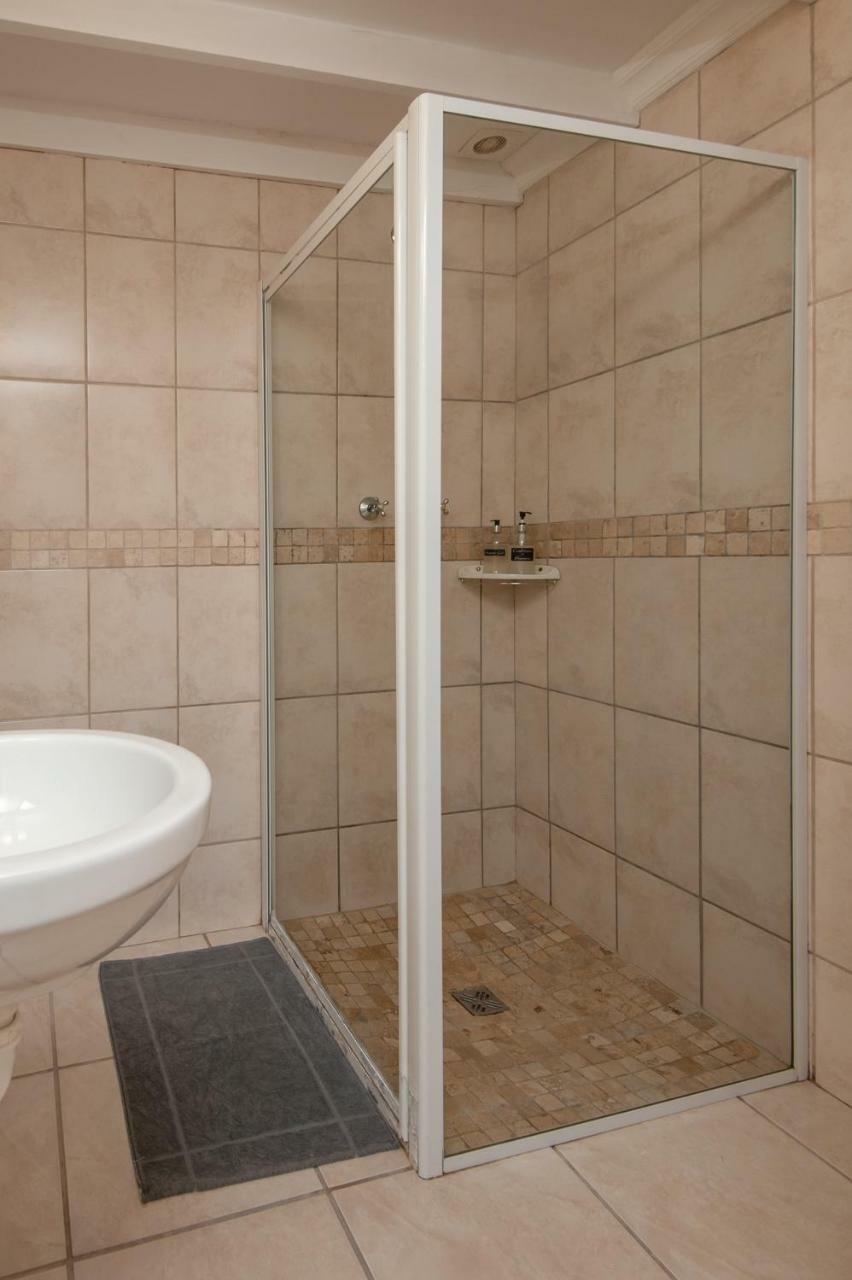 Baleens Hotel Херманус Екстериор снимка