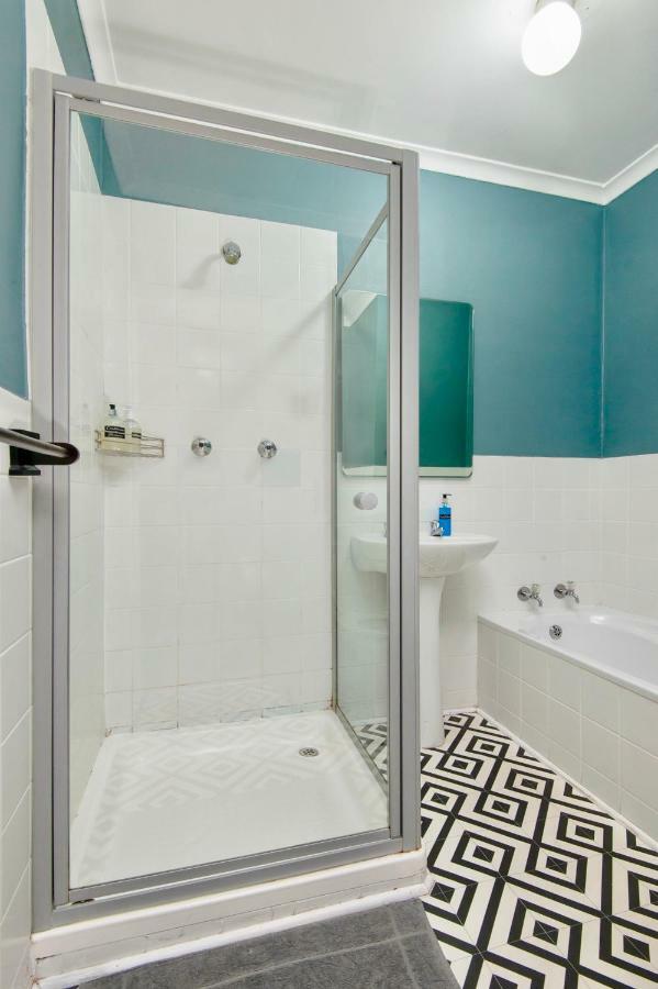 Baleens Hotel Херманус Екстериор снимка