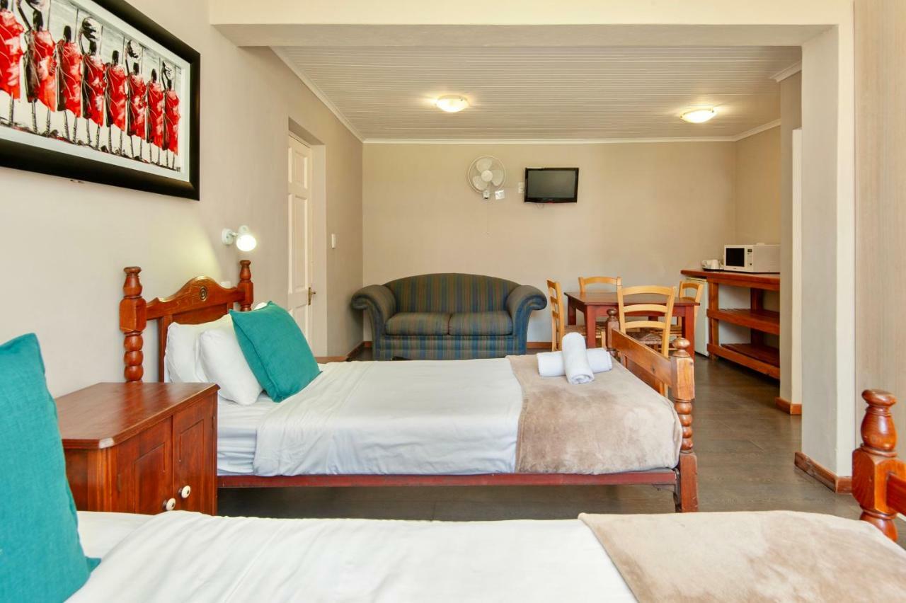 Baleens Hotel Херманус Екстериор снимка