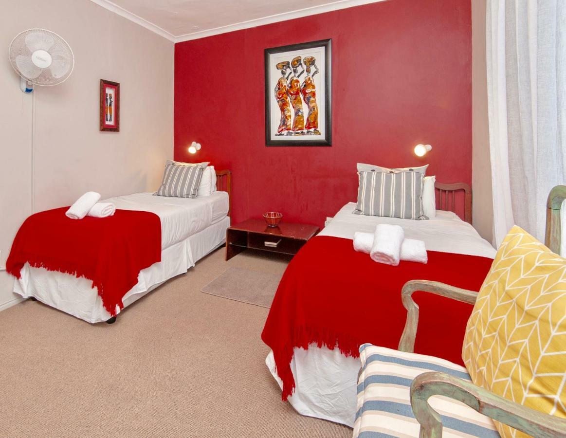 Baleens Hotel Херманус Екстериор снимка